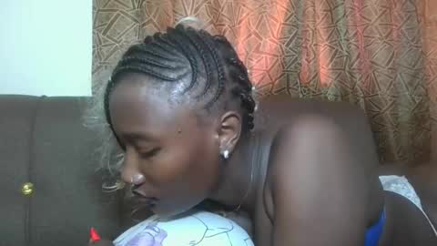 Snapshot of missprettygal chatting on 11/21/25, 02:05 pretty gal online show from 11/21/25, 02:05