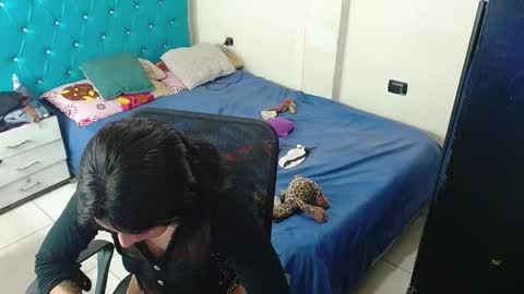 Snapshot of misspurple4 chatting on 10/16/25, 12:55 kassandra online show from 10/16/25, 12:55