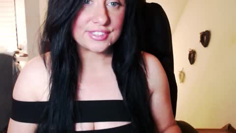 Snapshot of missqueen1416 chatting on 10/05/25, 07:34 Missqueen1416 online show from 10/05/25, 07:34