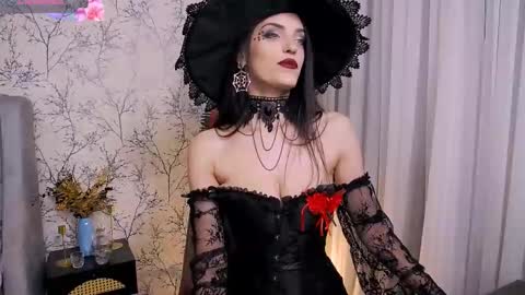 Snapshot of missrosse_ chatting on 10/31/25, 11:39 Emily online show from 10/31/25, 11:39