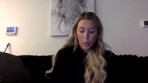 Snapshot of misss_alyssaaa chatting on 04/21/26, 12:12 Alyssa online show from 04/21/26, 12:12