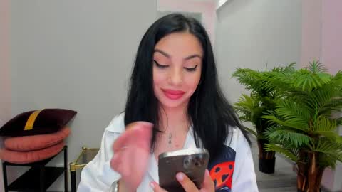 Snapshot of misssiennaa chatting on 04/03/26, 06:11 Sienna online show from 04/03/26, 06:11
