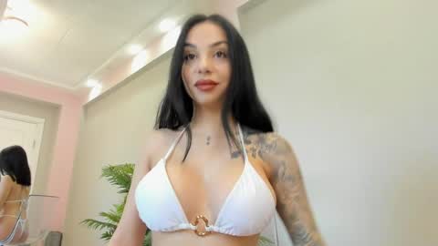 Snapshot of misssiennaa chatting on 04/08/26, 06:02 Sienna online show from 04/08/26, 06:02