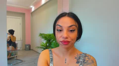 Snapshot of misssiennaa chatting on 04/15/26, 06:09 Sienna online show from 04/15/26, 06:09