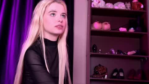 Misss Lola Angel online show from 01/06/25, 05:16