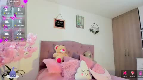 ... Independent model online show from 09/24/25, 04:49