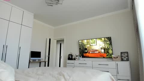 Snapshot of misssweettie chatting on 03/12/26, 12:00 You can call me Pretty online show from 03/12/26, 12:00