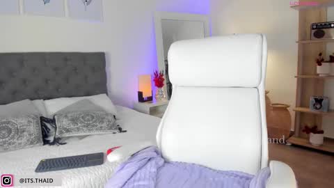 Fernanda Davila online show from 02/11/25, 11:22