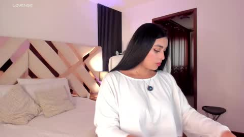 Fernanda Davila online show from 10/02/25, 12:23