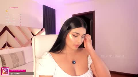 Snapshot of missthailand_ chatting on 11/24/25, 10:53 Fernanda Davila online show from 11/24/25, 10:53