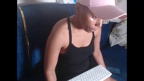 Snapshot of missthighsohmy chatting on 01/15/25, 07:55 missthighsohmy online show from 01/15/25, 07:55