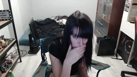 missthon online show from 02/05/25, 10:01