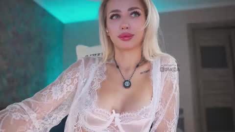 Eva online show from 10/12/25, 12:20