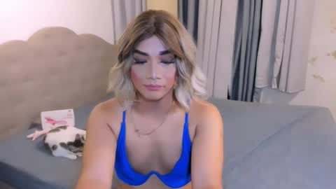 K Y R I E  online show from 09/13/25, 10:48