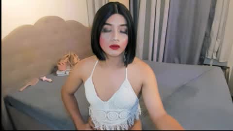 K Y R I E  online show from 10/13/25, 10:48