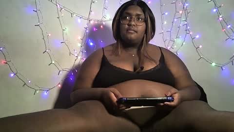 Snapshot of misstrezzkristina chatting on 02/27/25, 04:09 Misstrezzkristina online show from 02/27/25, 04:09