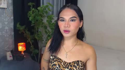 misstrishontop online show from 12/02/24, 03:47