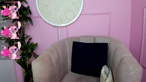 missvalery1 online show from 02/21/25, 09:22