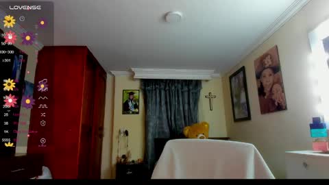 missvalery1 online show from 05/06/26, 10:48
