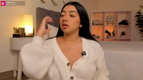 Snapshot of missvancouver_ chatting on 04/21/26, 12:44 Mafe Jimenez online show from 04/21/26, 12:44