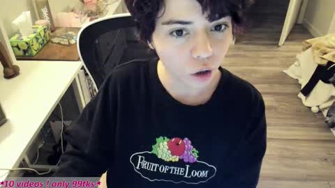 Snapshot of missvanessajune chatting on 03/13/26, 05:25 V Nessa online show from 03/13/26, 05:25