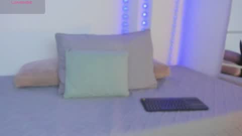 Violetta online show from 10/24/25, 02:46