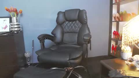 Snapshot of missvontease chatting on 03/27/26, 05:56 Miss Von Tease online show from 03/27/26, 05:56