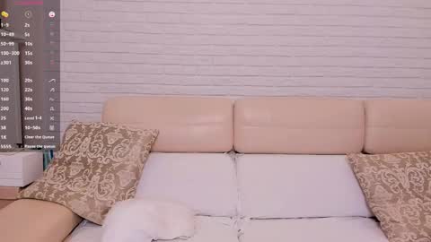 Snapshot of missxcaprice chatting on 04/21/26, 02:51 missxcaprice online show from 04/21/26, 02:51