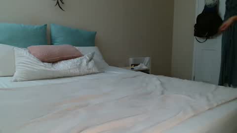 Snapshot of missxmonique chatting on 02/26/25, 08:54 Monique  online show from 02/26/25, 08:54