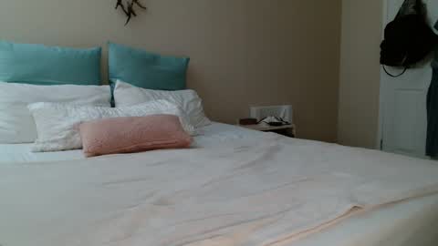 Snapshot of missxmonique chatting on 03/04/25, 04:20 Monique  online show from 03/04/25, 04:20