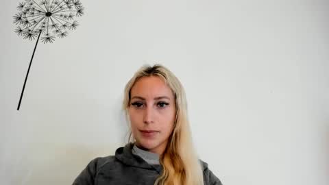 Snapshot of missy_matrix chatting on 12/19/25, 10:22 Missy matrix online show from 12/19/25, 10:22