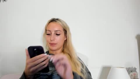 Snapshot of missy_matrix chatting on 12/20/25, 10:28 Missy matrix online show from 12/20/25, 10:28