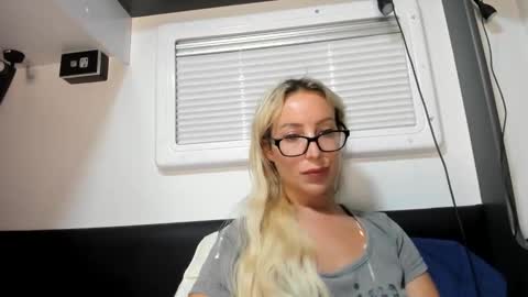 Snapshot of missy_matrix chatting on 03/04/26, 01:33 Missy matrix online show from 03/04/26, 01:33