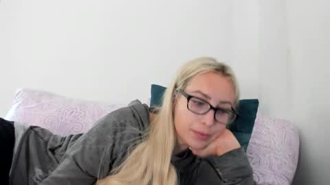 Snapshot of missy_matrix chatting on 05/19/26, 09:26 Missy matrix online show from 05/19/26, 09:26
