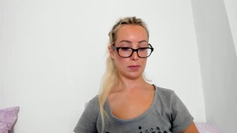 Snapshot of missy_matrix chatting on 05/29/26, 08:01 Missy matrix online show from 05/29/26, 08:01