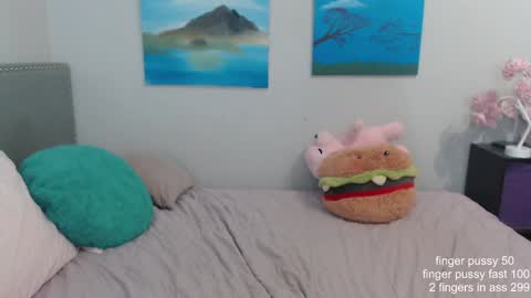 Snapshot of missyinpinkk chatting on 12/27/24, 11:53 Missy online show from 12/27/24, 11:53