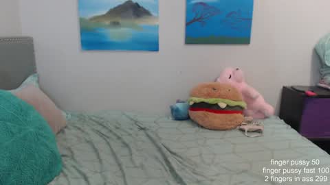 Snapshot of missyinpinkk chatting on 01/10/25, 04:54 Missy online show from 01/10/25, 04:54