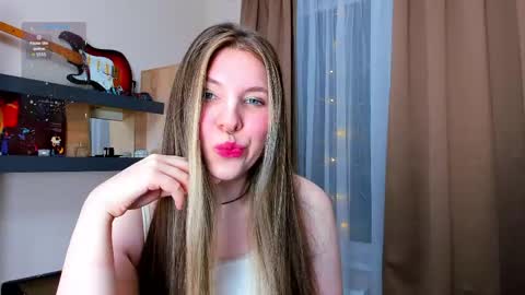 Snapshot of missyourann chatting on 04/18/26, 06:45 Anya online show from 04/18/26, 06:45