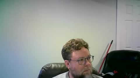 Snapshot of mister_happy567 chatting on 11/08/25, 06:02 Mr. Happy online show from 11/08/25, 06:02