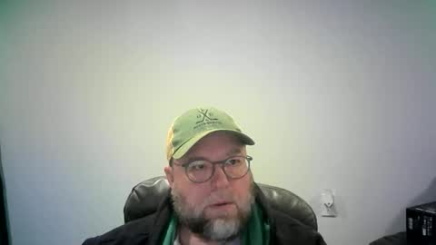 Snapshot of mister_happy567 chatting on 11/19/25, 06:35 Mr. Happy online show from 11/19/25, 06:35