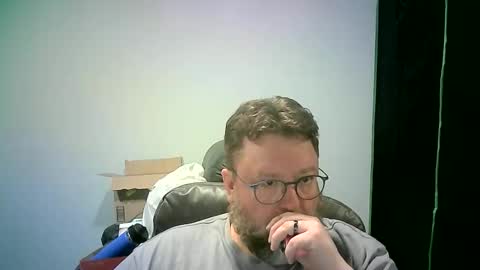 Snapshot of mister_happy567 chatting on 12/02/25, 07:14 Mr. Happy online show from 12/02/25, 07:14