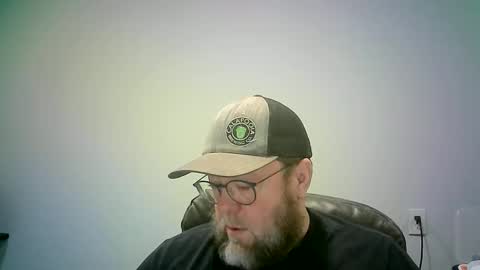 Snapshot of mister_happy567 chatting on 12/21/25, 09:22 Mr. Happy online show from 12/21/25, 09:22