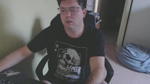 Snapshot of mistercoeur1 chatting on 02/13/25, 04:07 mistercoeur online show from 02/13/25, 04:07