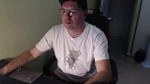 Snapshot of mistercoeur1 chatting on 11/05/25, 08:14 mistercoeur online show from 11/05/25, 08:14