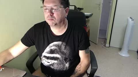 Snapshot of mistercoeur1 chatting on 11/15/25, 09:39 mistercoeur online show from 11/15/25, 09:39