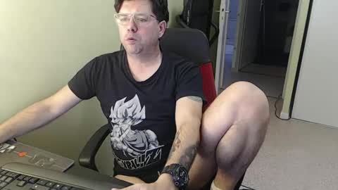 Snapshot of mistercoeur1 chatting on 02/13/26, 03:41 mistercoeur online show from 02/13/26, 03:41