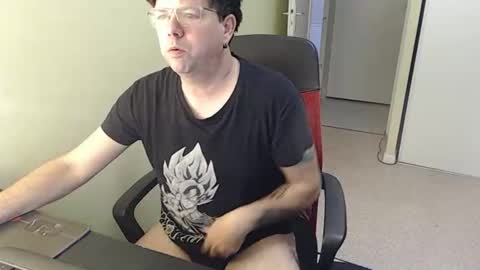 Snapshot of mistercoeur1 chatting on 03/04/26, 07:47 mistercoeur online show from 03/04/26, 07:47