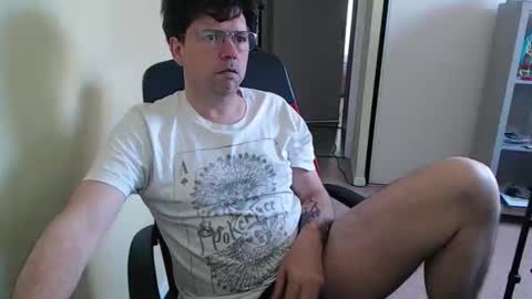 Snapshot of mistercoeur1 chatting on 04/14/26, 07:03 mistercoeur online show from 04/14/26, 07:03