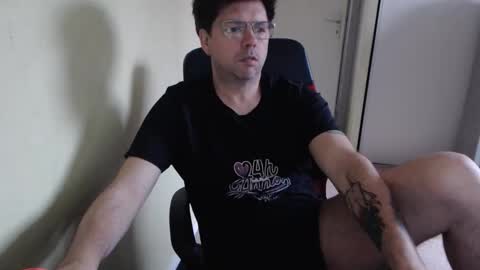 Snapshot of mistercoeur1 chatting on 04/18/26, 07:01 mistercoeur online show from 04/18/26, 07:01