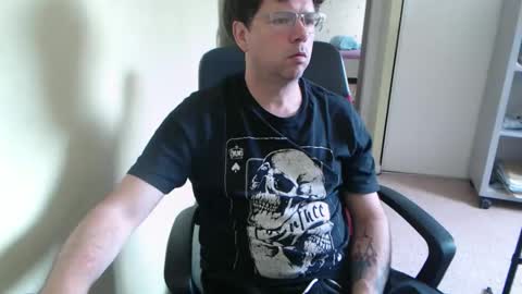 Snapshot of mistercoeur1 chatting on 04/22/26, 07:44 mistercoeur online show from 04/22/26, 07:44